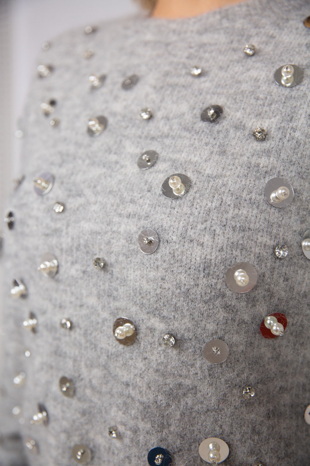 Icona Kaos Maglia Grigia con Perle e Paillettes